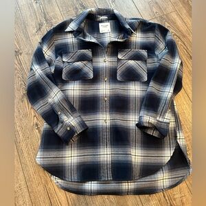 Abercrombie & Fitch Oversized Navy and White Plaid Shirt Medium